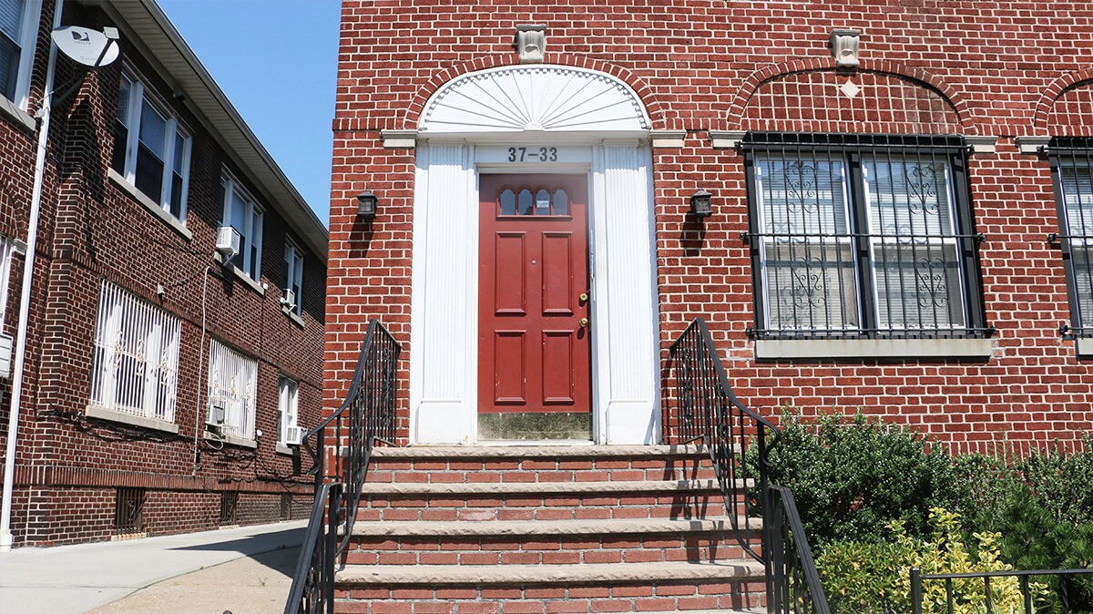 Foto principal - 37-33 75th St
