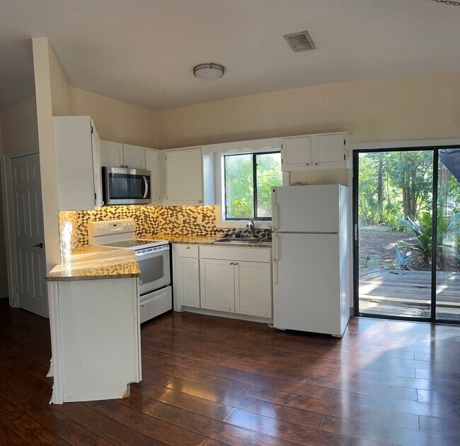 Foto del edificio - 4911 Tallowood Way