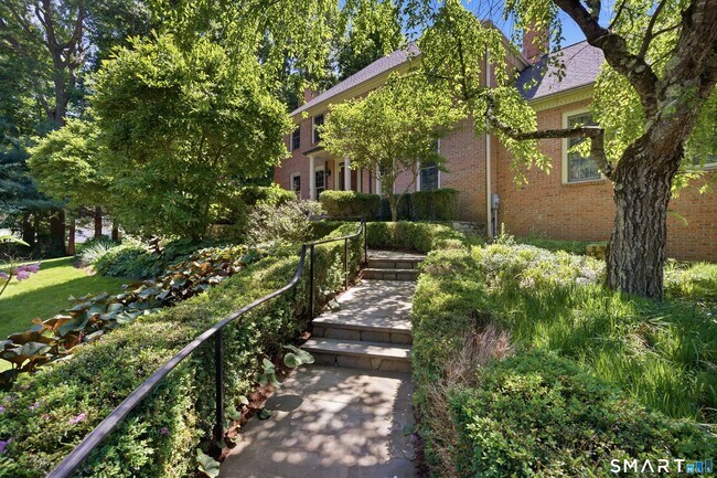Foto del edificio - 254 Sherwood Farm Rd