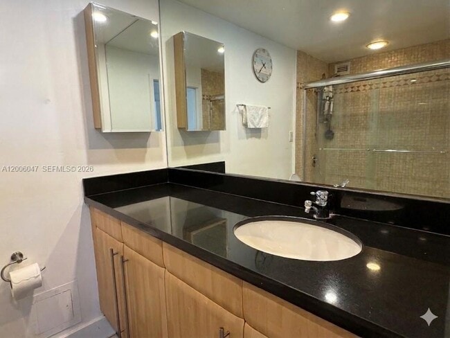 Building Photo - 2301 Collins Ave