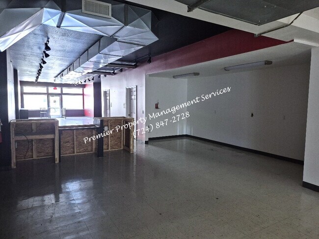 Building Photo - 538 Midland Ave