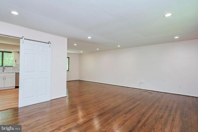 Foto del edificio - 7807 Trammell Rd