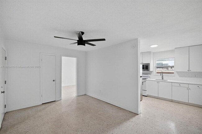 Foto del edificio - 458 SW 9th St