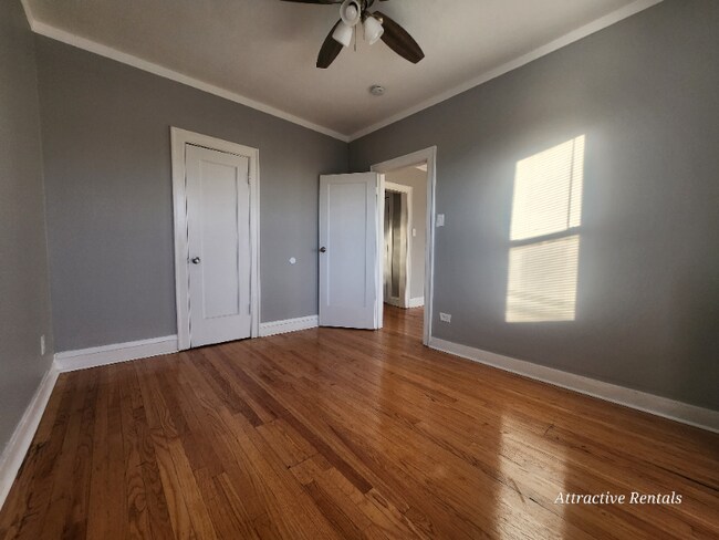 Foto del edificio - 652 E 81st St