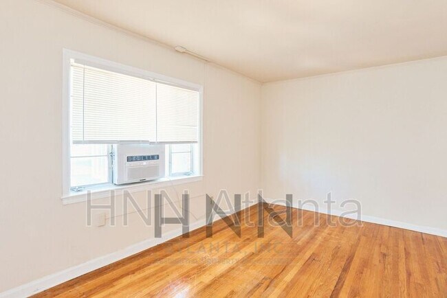 Building Photo - 1343 Briarwood Dr NE
