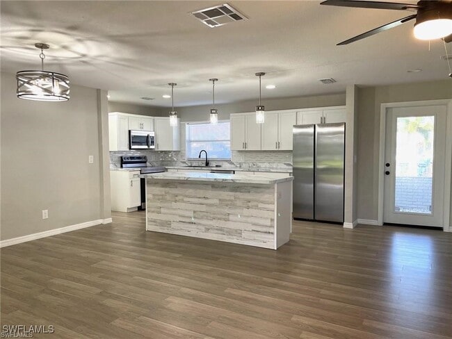 Foto del edificio - 2709 SE 18th Pl