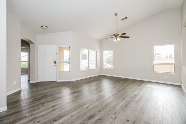 Building Photo - 2246 S 85th Dr