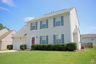 Building Photo - 4012 Oakwood Dr
