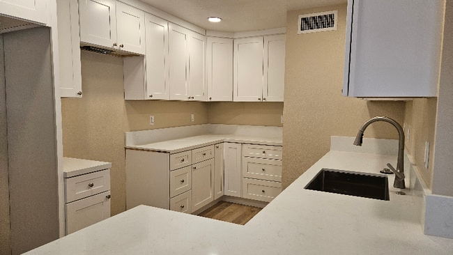Building Photo - 2639 Pirineos Way