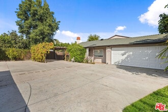 Building Photo - 6308 Lindley Ave