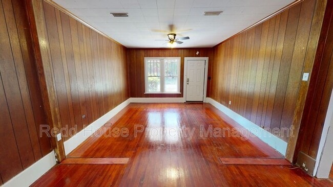 Building Photo - 107 S Jones St