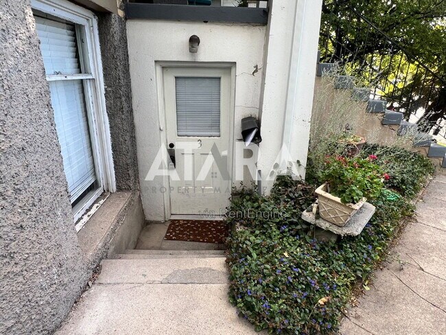 Foto del edificio - 465 E 6th Ave