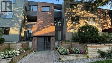 Building Photo - 142 Waverley St