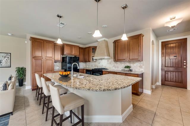 Foto del edificio - 911 Brook Forest Ln