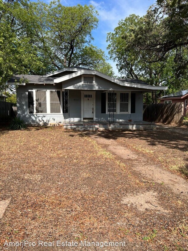 3 br, 2 bath House 624 Sammons St. House Rental in Abilene, TX