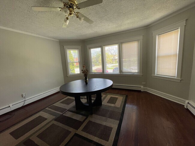 Foto del edificio - 7659 W Sunset Dr