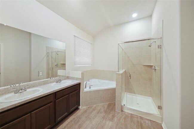 Foto del edificio - 1147 Brahma Cir