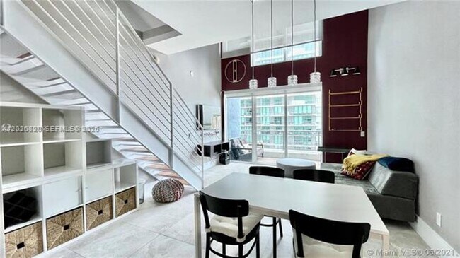 Foto del edificio - 60 SW 13th St