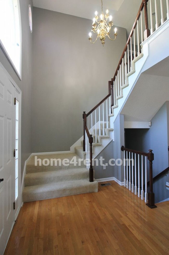 Building Photo - 12121 Hardy St