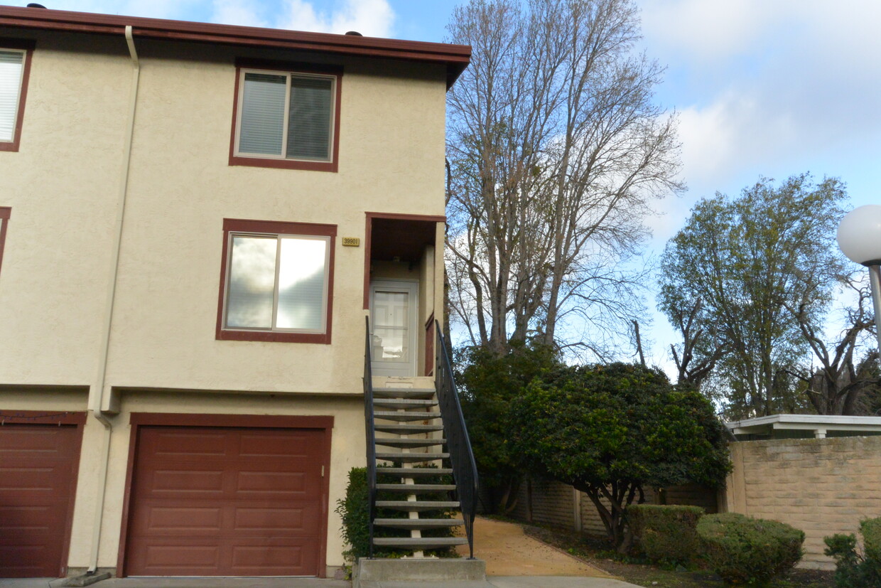Front - 39901 Lindsay McDermott Ln