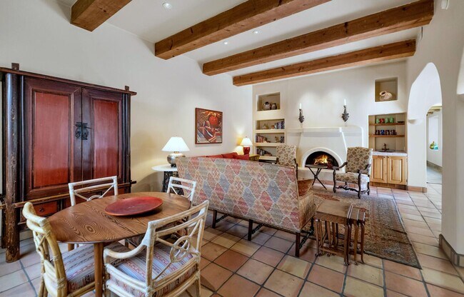 Foto del edificio - Rates Vary: $6,495 - $14,995