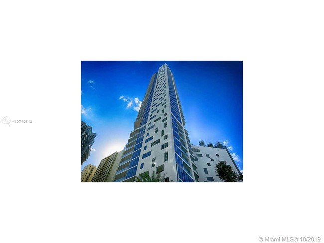 Building Photo - 1300 Brickell Dr