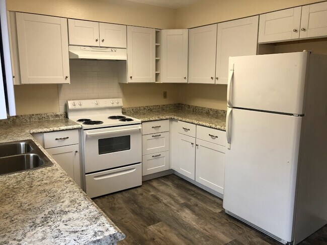 Building Photo - 5540 First Ct