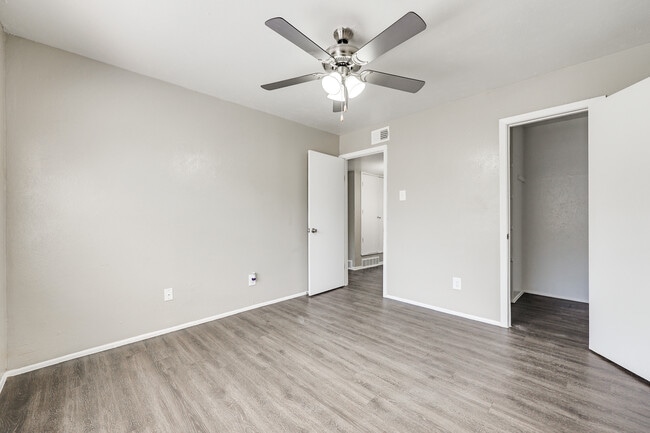 Building Photo - Vista Verde