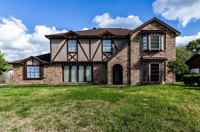 Foto del edificio - 5920 Tangledahl Ln