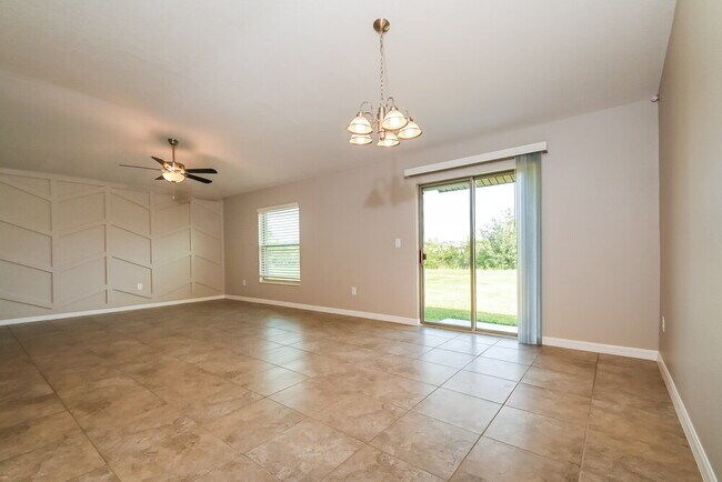 Building Photo - 10419 Carloway Hills Dr