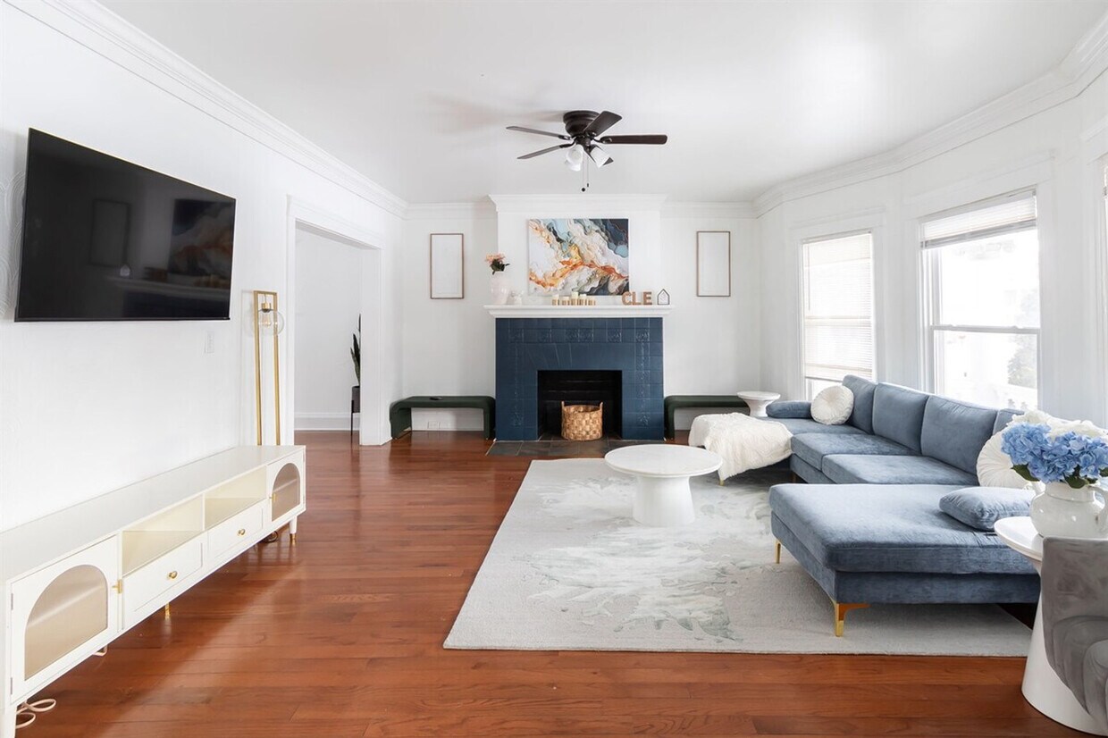 Foto principal - 1444 E 108th St