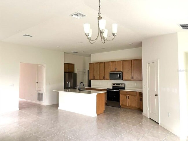 Building Photo - 9151 Oscraft Dr