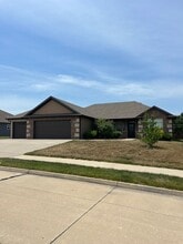 Building Photo - 5609 Abercorn Dr