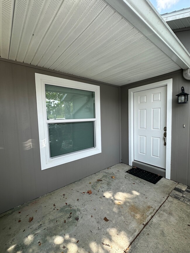 Building Photo - 2821 Nordman Ave