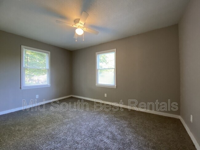 Foto del edificio - 199 Kirk Ave