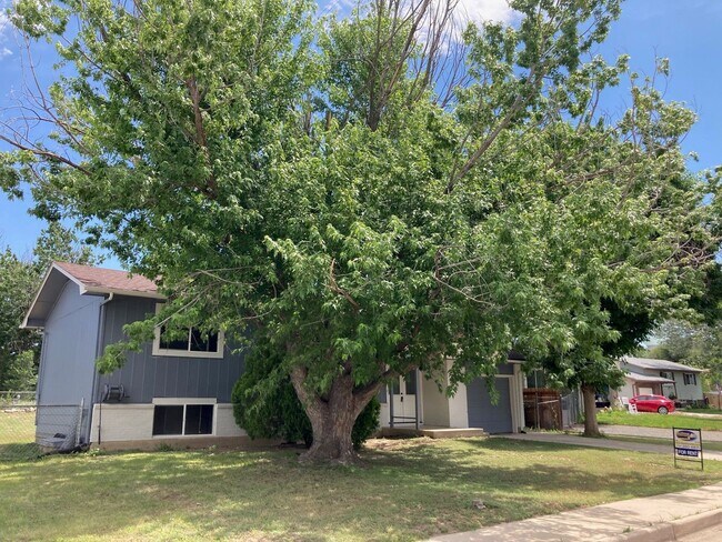 Foto del edificio - Newly Remodeled 4 Bedroom with AC!