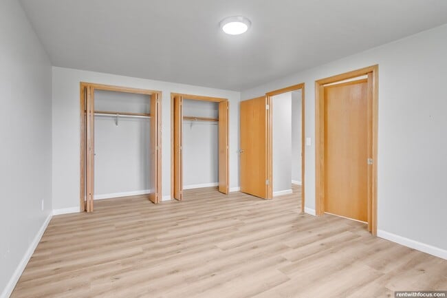 Building Photo - Allouez Parkway Apartments