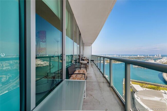 Foto del edificio - 888 Biscayne Blvd