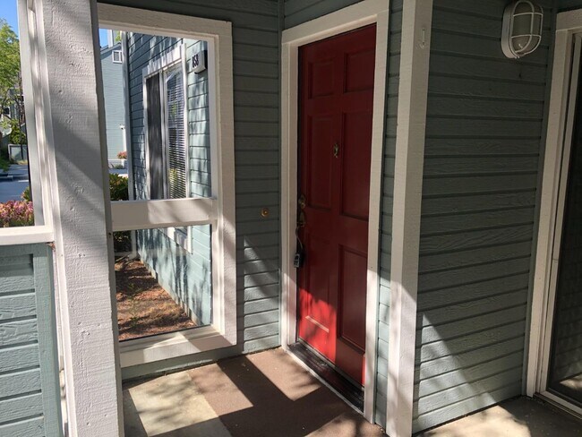 Building Photo - 858 Boardwalk Pl