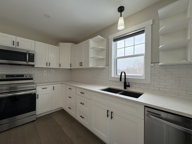 Building Photo - 8 Hobble Ln