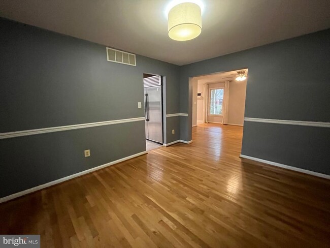 Foto del edificio - 445 McBride Ln