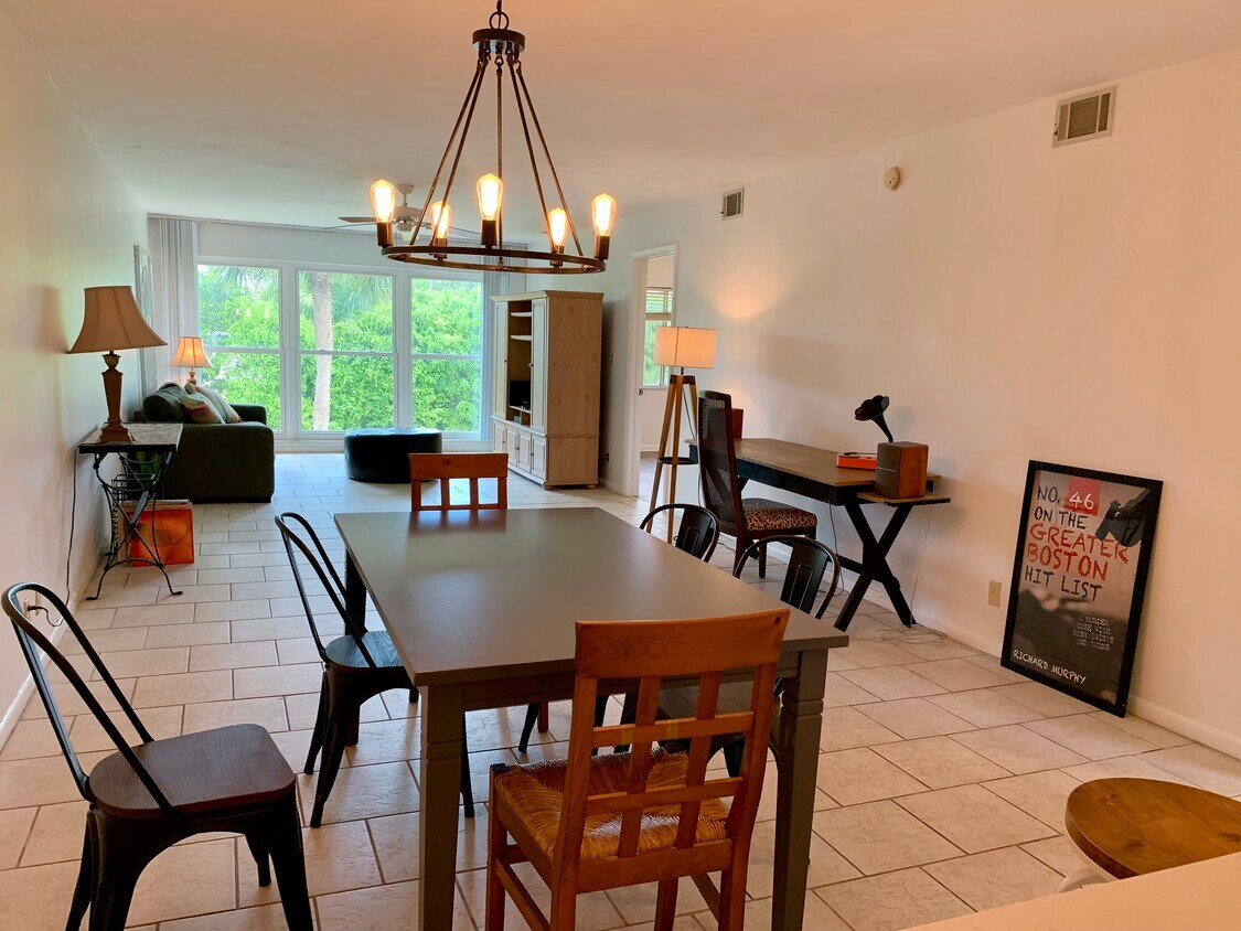 Foto principal - 118 Palm Dr