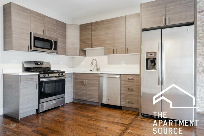 Building Photo - 3 bedroom in Chicago IL 60647