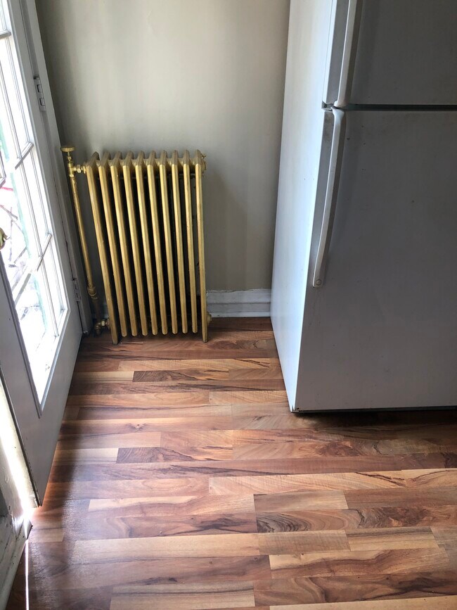 Building Photo - 2519 Lyndale Ave S