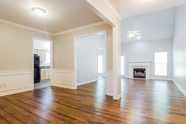 Building Photo - 325 Bedford Cir