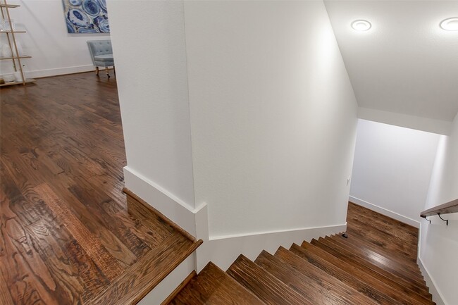 Building Photo - 5602 Lindell Ave