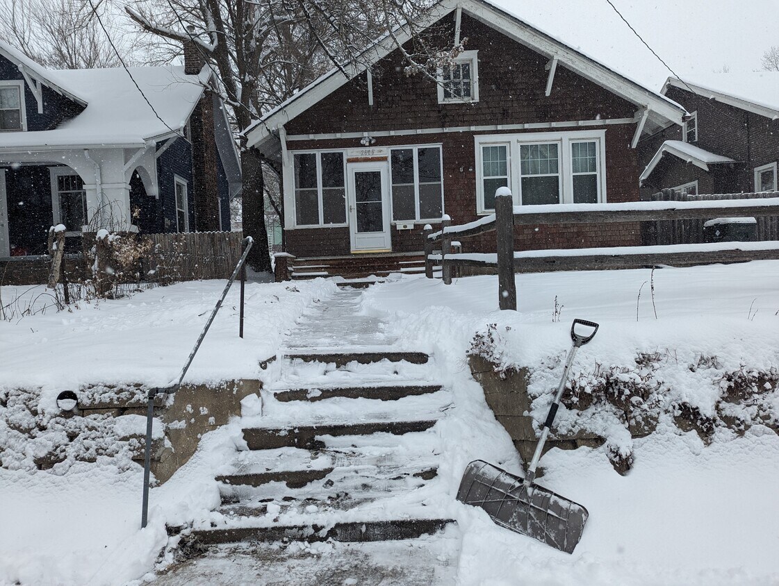 main - 2606 Jennings St