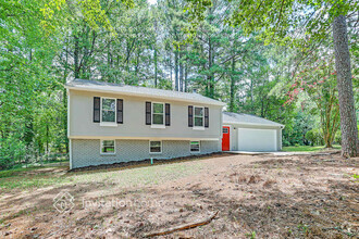 Building Photo - 2986 Clearbrook Dr