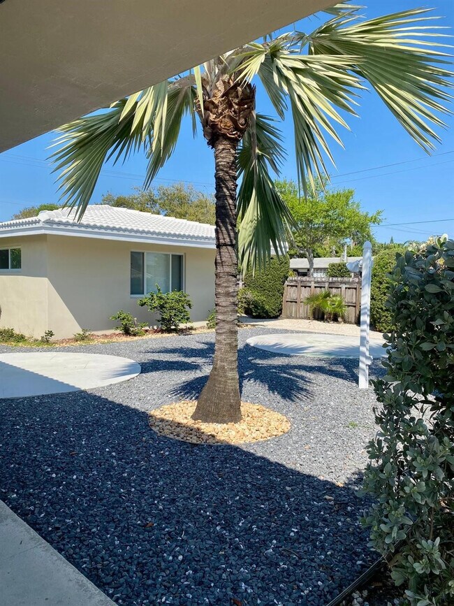 Foto del edificio - 1241 NE 16th Terrace