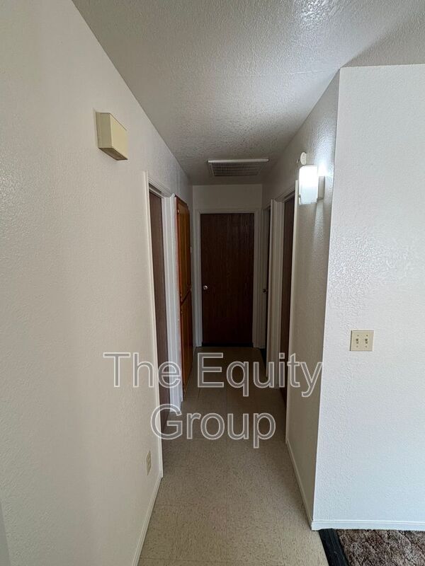 Foto del edificio - 1543 N Willis St